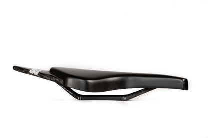 Wove V8 saddle